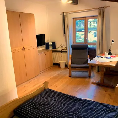 ゲストハウス Gaestehaus Berghof 