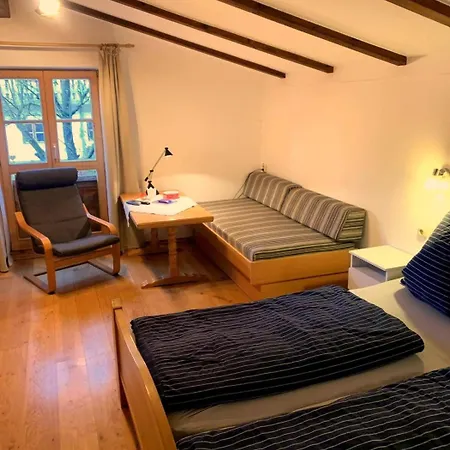 ゲストハウス Gaestehaus Berghof 