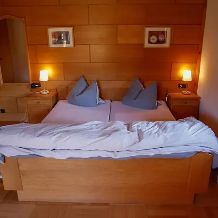 ゲストハウス Gaestehaus Berghof 